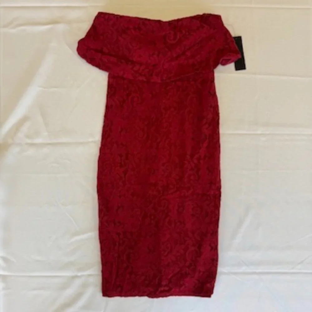 Lulus Let's Go Out Tonight Wine Red Lace Strapless Bodycon Midi Dress Size XS